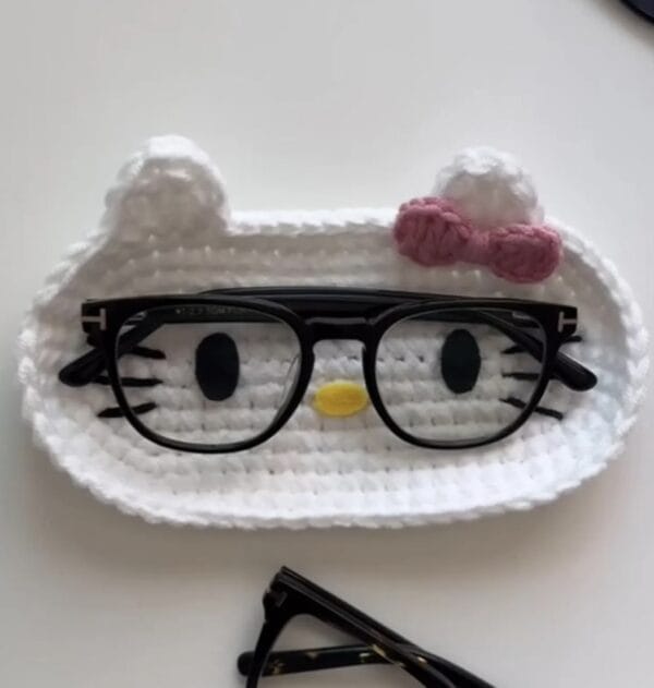 Crochet Bear Glasses Holder, Teddy Bear Eyeglass Tray, Gift For Him, Gift For Her, Mother’s Day Gift, Kitty Glasses Holder, Bear Case Holder