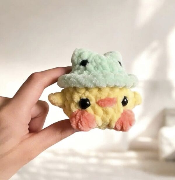 Baby duck with frog hat plush, crochet mini duck plushie, frog hat, stuffed animal, handmade perfect for gift, fluffy yarn - Image 2