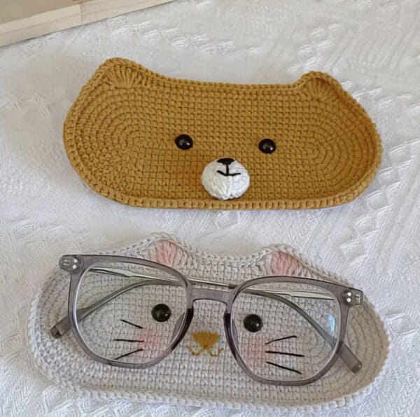 Crochet Bear Glasses Holder, Teddy Bear Eyeglass Tray, Gift For Him, Gift For Her, Mother’s Day Gift, Glasses Holder, Bear Case For Glasses - Image 2