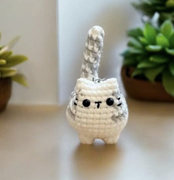 Crochet Cute Cat Keychain, Handmade Mini Crochet Amigurumi Cat Keychain