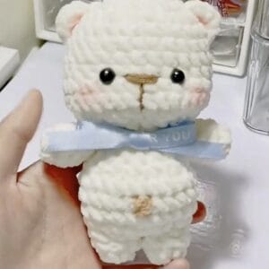 Crochet Polar Bear Keychain, White Polar Bear Crochet Keychain – Cute Amigurumi Plush Toy, Kawaii Bag Charm, Handmade Gift for Animal Lovers