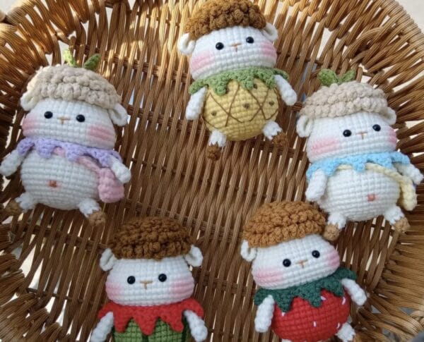 Handmade Crochet Sheep Keychain – Adorable Gift for Sheep Lovers, Cute Amigurumi Plush, Kawaii Bag Charm, Soft Wool Animal Keyring,Cute Gift - Image 2