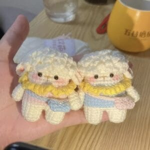 Handmade Crochet Sheep Keychain – Cute Amigurumi Plush, Kawaii Bag Charm, Soft Wool Animal Keyring, Adorable Gift for Sheep Lovers,Cute Gift