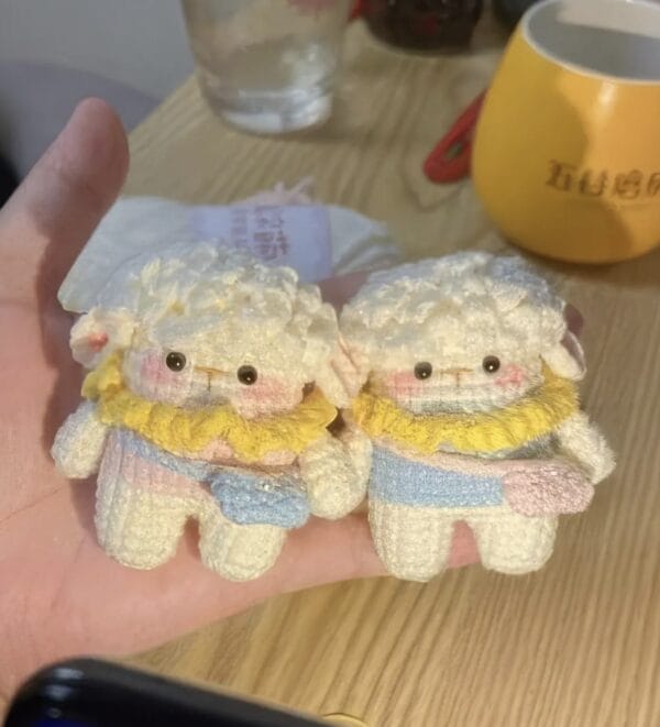 Handmade Crochet Sheep Keychain – Cute Amigurumi Plush, Kawaii Bag Charm, Soft Wool Animal Keyring, Adorable Gift for Sheep Lovers,Cute Gift